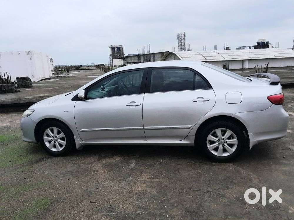 Toyota Corolla Altis 1.8 J, 2011, Petrol
