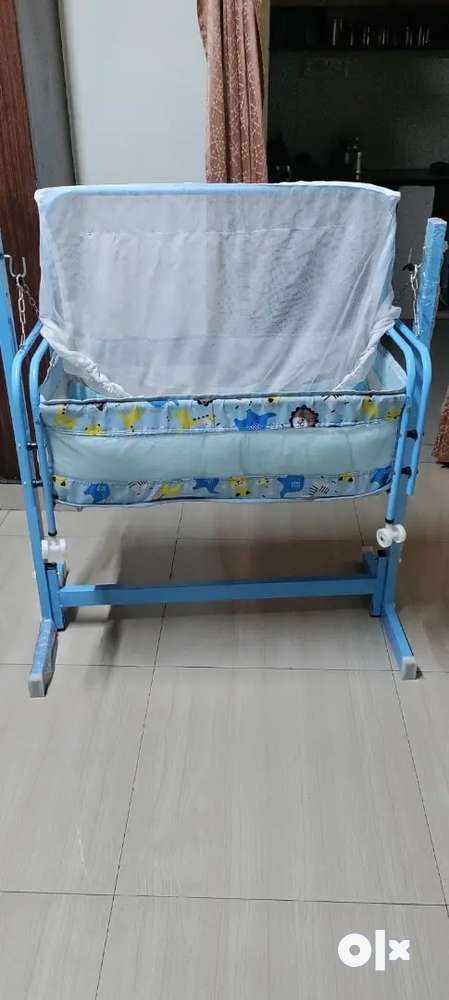 Baby hotsell cradle olx