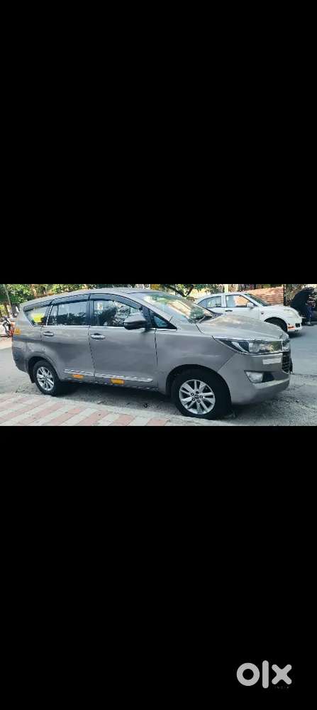 Toyota Innova Crysta 2017 Diesel 330000 Km Driven All Document R