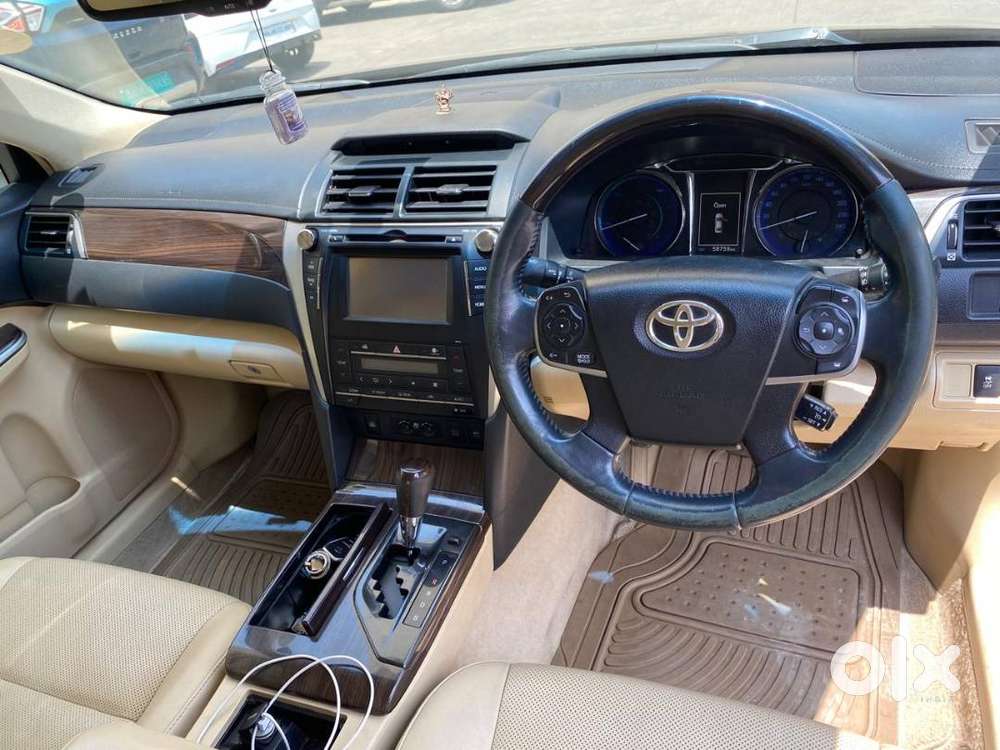 2016 Toyota Camry Hybrid  1st Owner  58k Km  Full Service History