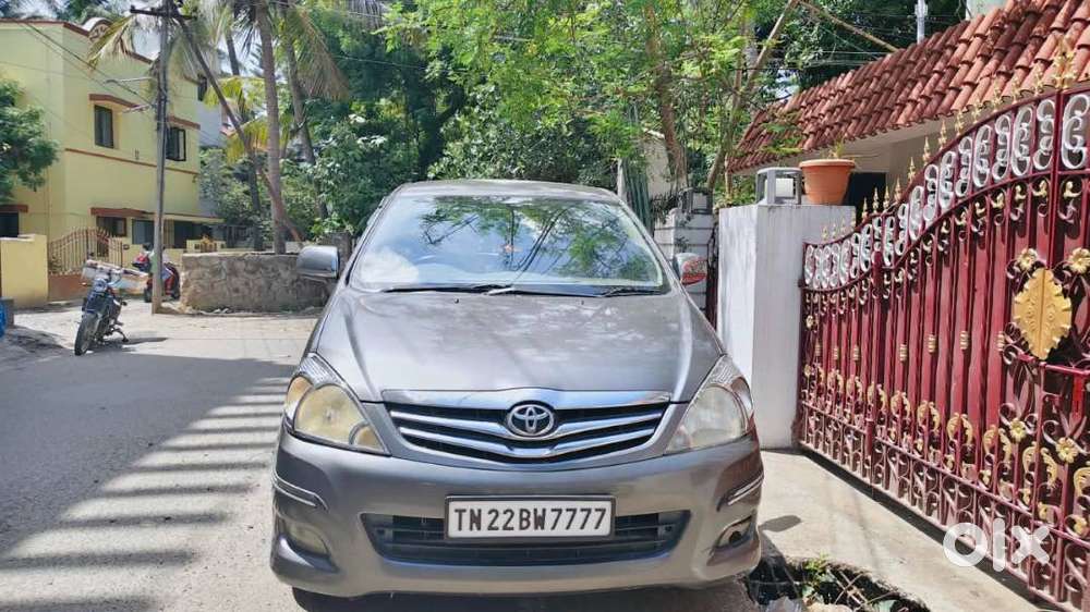 Toyota Innova 2.5 E 2009