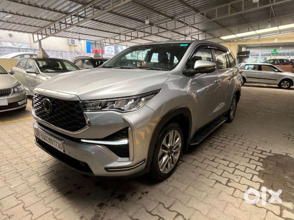 Toyota Innova Hycross 2.0 Zx Hybrid 7 Str, 2023, Petrol