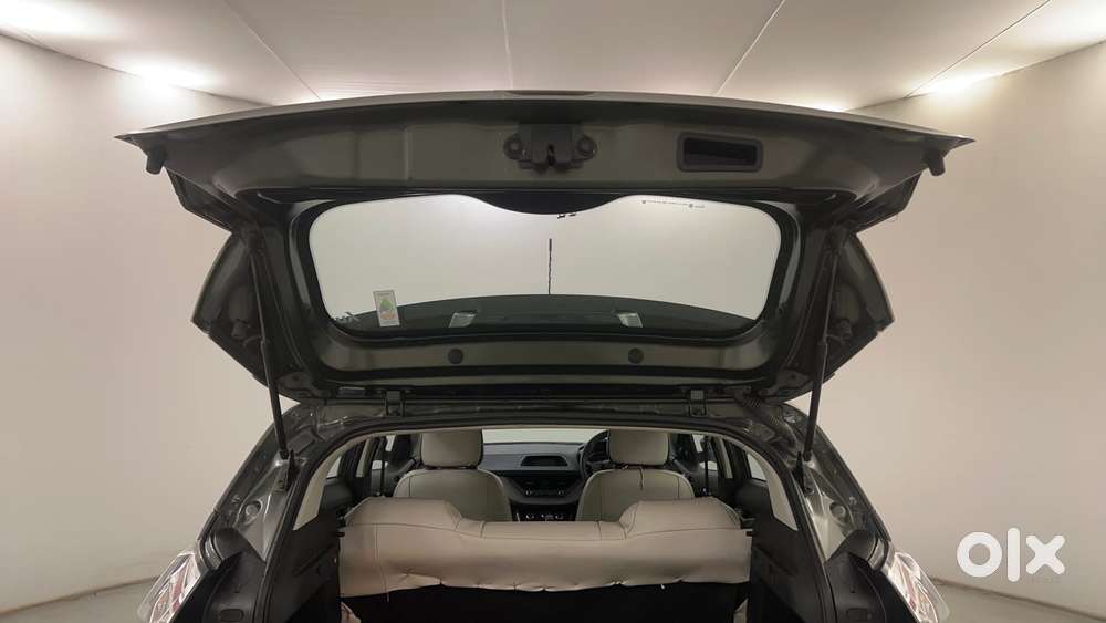 Tata Nexon 1.2 Revotron Xma Amt (s), 2022, Petrol