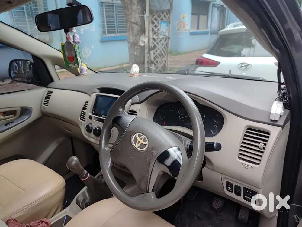 Toyota Innova Hycross 2012 Diesel Automatic