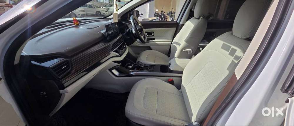 Safari Accomplished Plus (at) – 7 Seater  Pristine Con