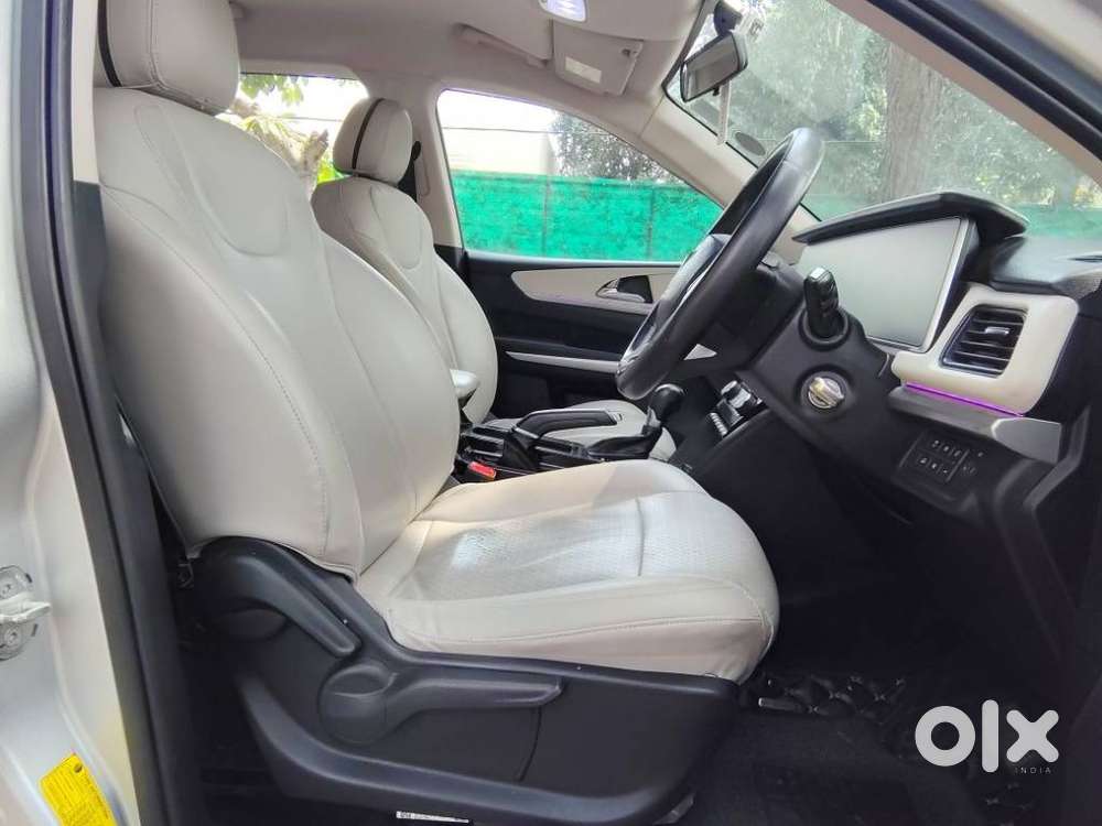 Mahindra Xuv700 2.2 Ax 3 Diesel At 5 Str, 2022, Diesel