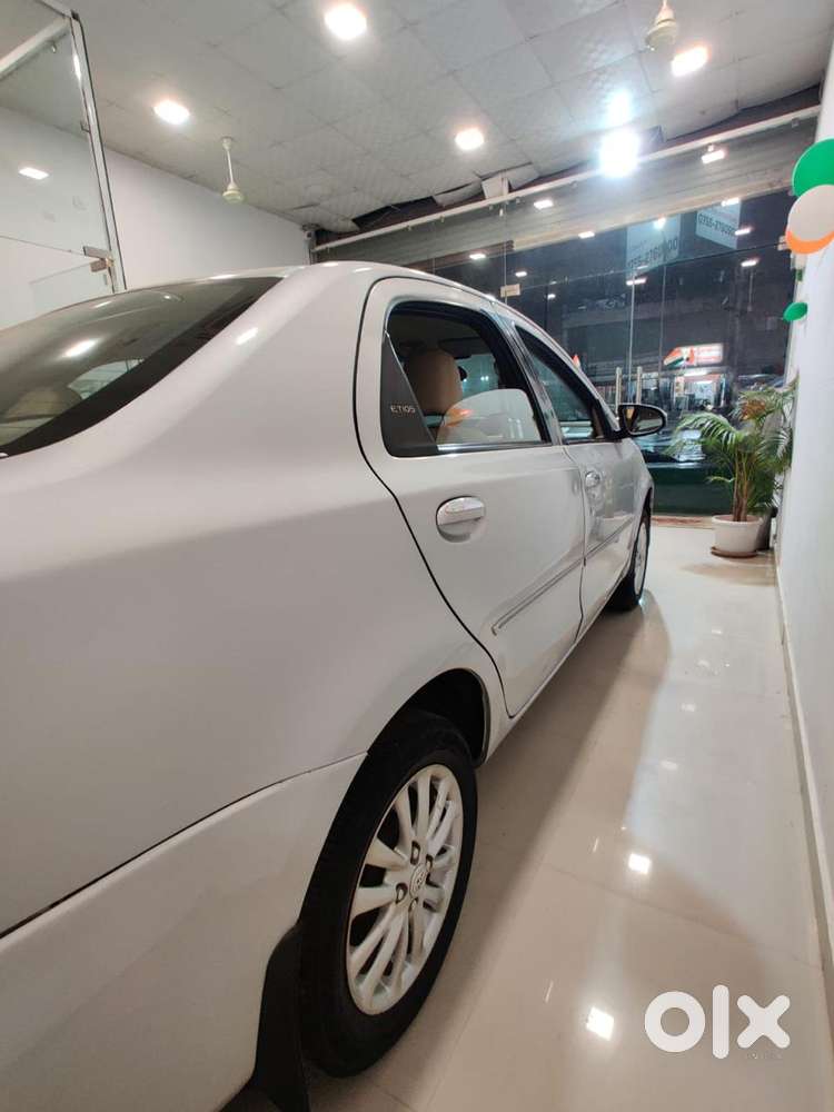 Toyota Etios 2013-2014 V, 2013, Petrol