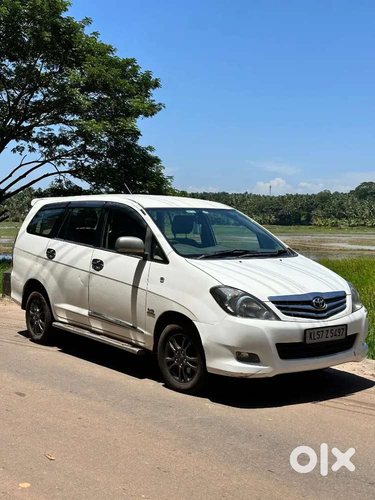 Toyota Innova Crysta Edition 2011