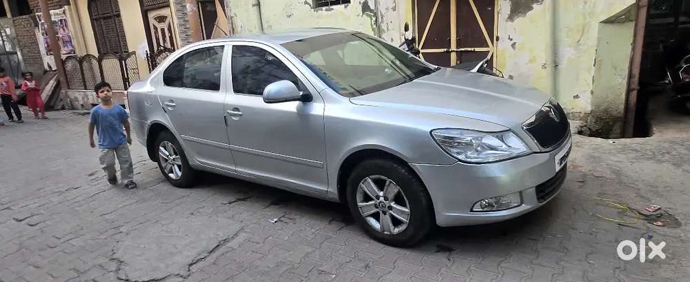 Skoda Laura 2.0 Ambiente 2012