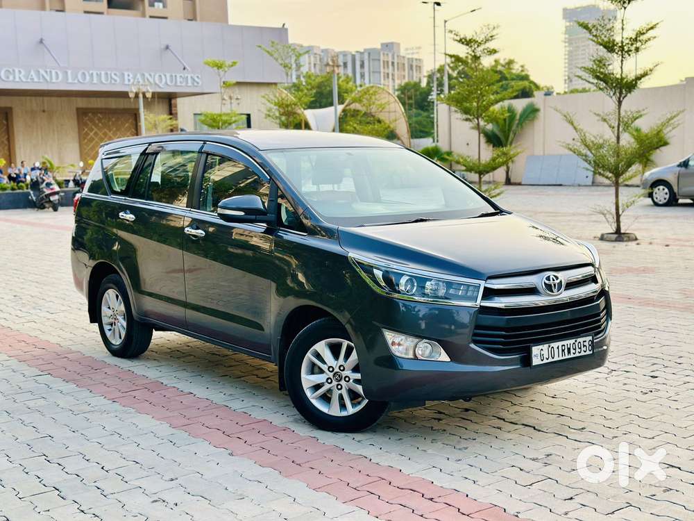 Toyota Innova Crysta 2.4 V 8 Str, 2017, Diesel