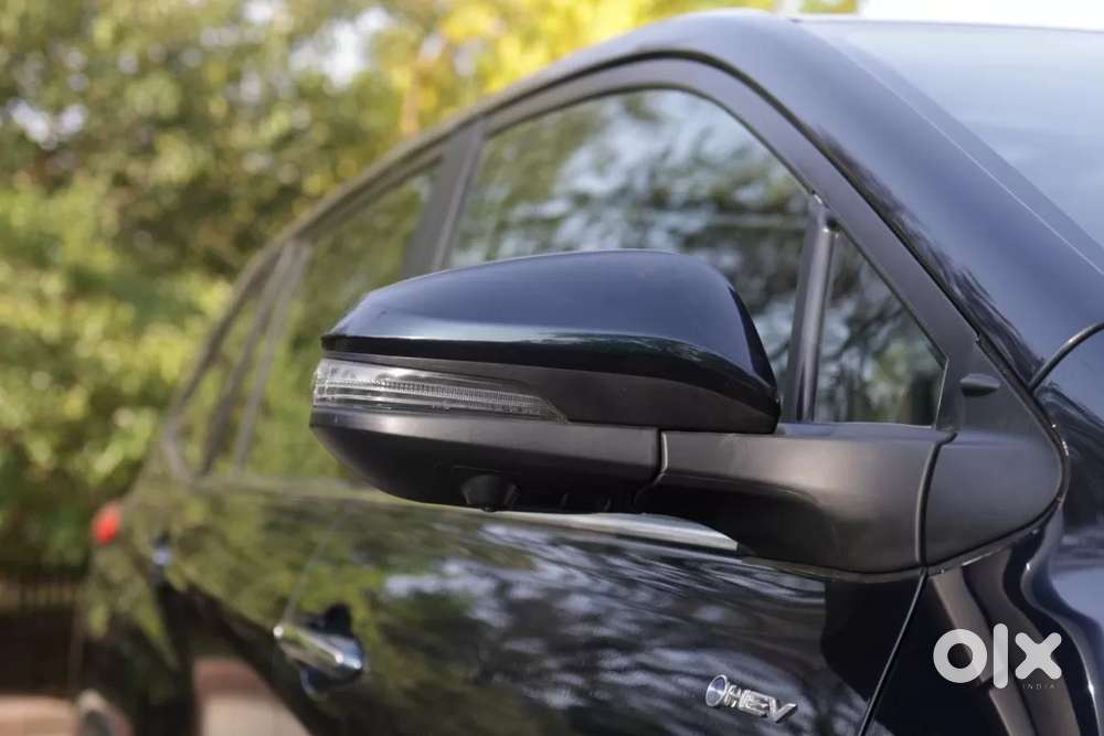 Toyota Innova Hycross 2.0 Zx (o) Hybrid 7 Str, 2025, Petrol