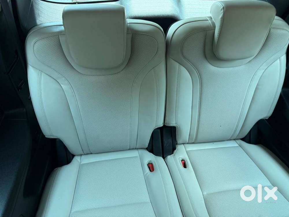 Mahindra Xuv700 2.2 Ax 7 Diesel At Luxury Pack Str, 2025, Diesel