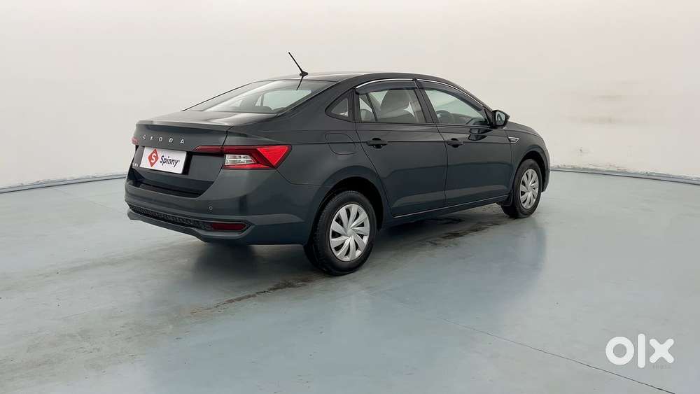 Skoda Slavia Active 1.0l Tsi Mt, 2023, Petrol