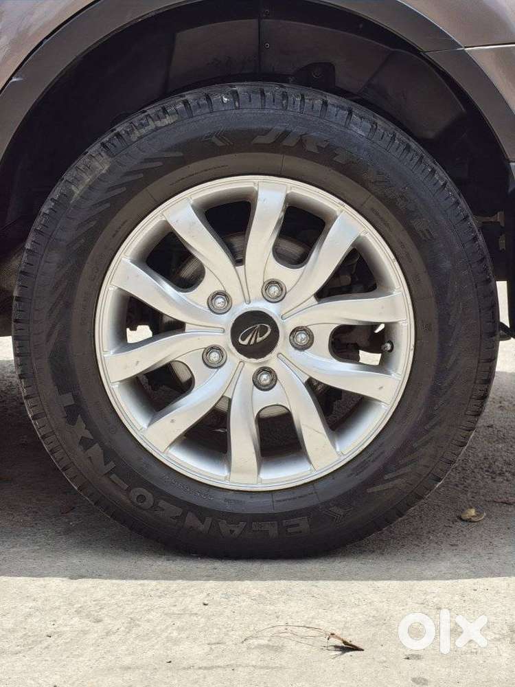 Mahindra XUV500 2.2 W10, 2017, Diesel