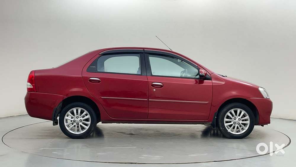 Toyota Etios V, 2013, Petrol