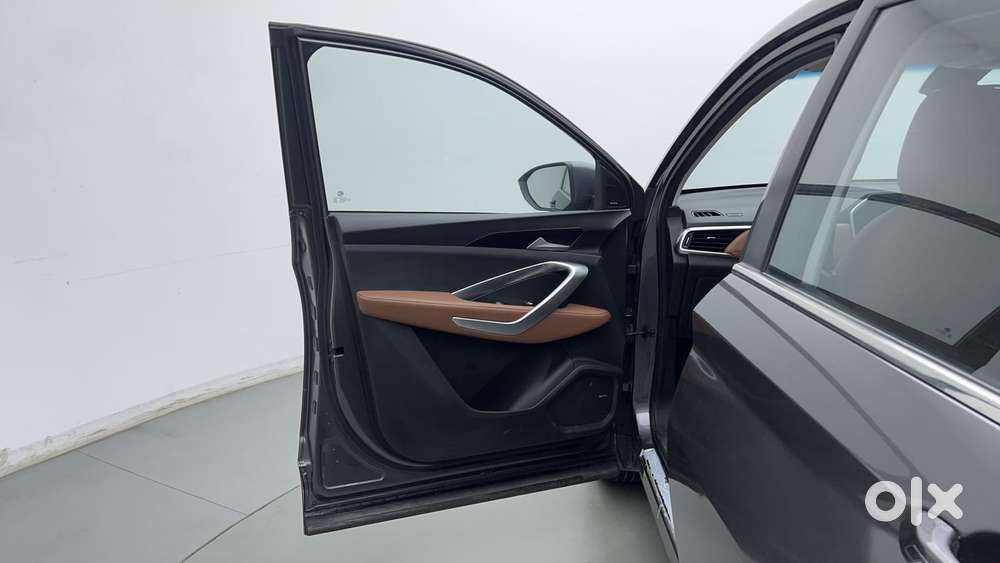 Mg Hector Plus 1.5 Sharp Turbo Cvt 6 Str, 2022, Petrol