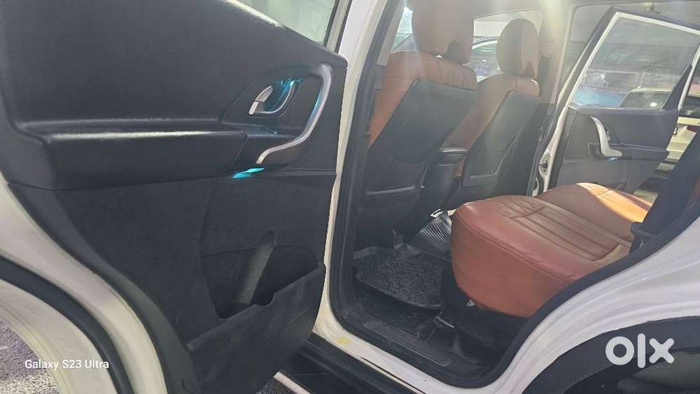 Mahindra Xuv500 W7, 2020, Diesel