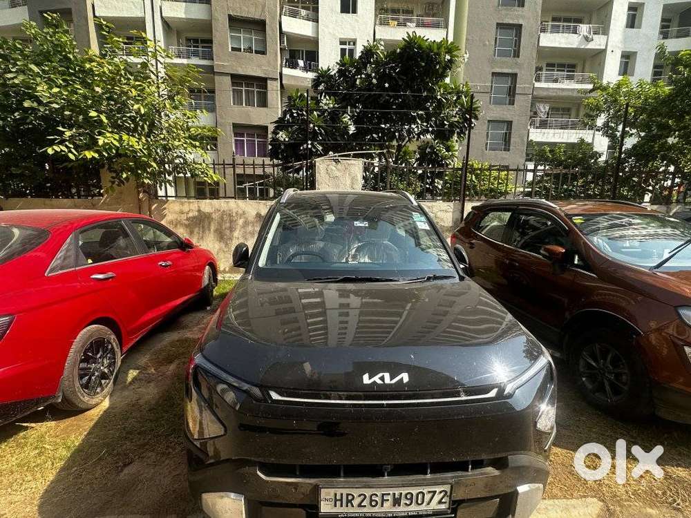 Kia Carens Clavis, 2025, Petrol