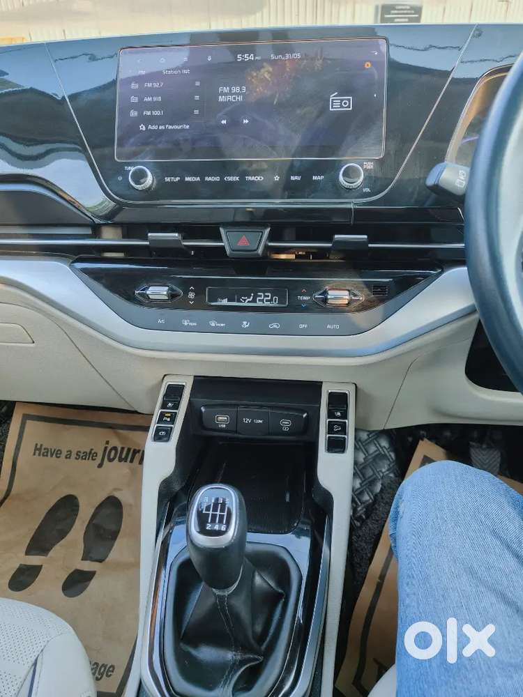Kia Carens Luxury Plus 1.5 Turbo Imt (6 Seater) Top Model 2023