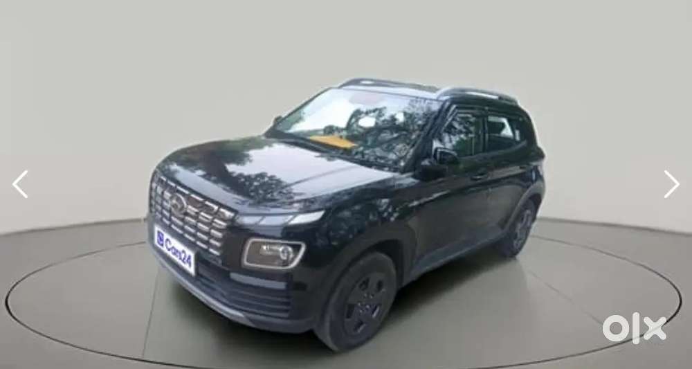 Hyundai Venue 2024 Petrol 13600 Km Driven