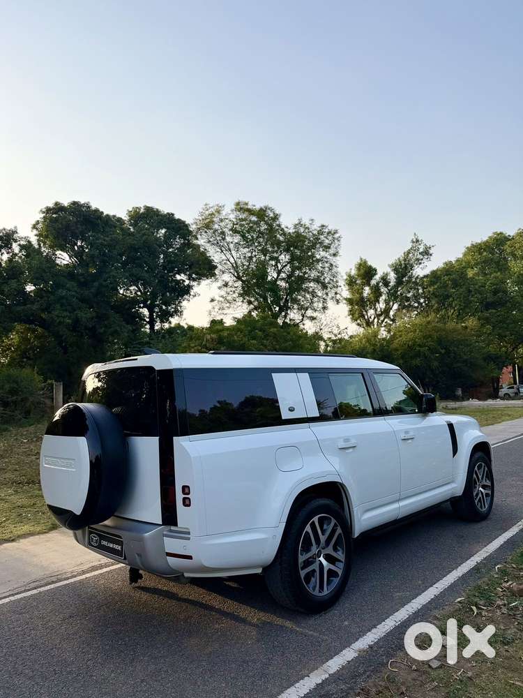 Land Rover Defender 3.0 L 130 Hse, 2023, Petrol