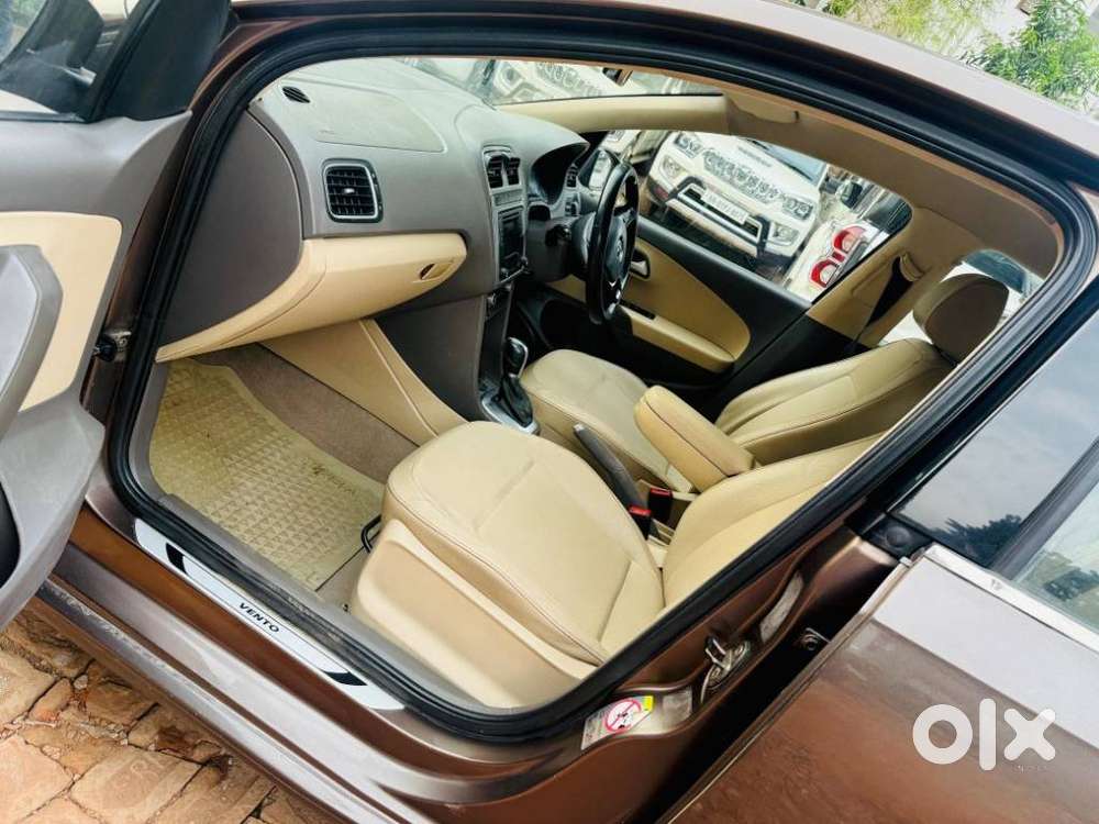 Volkswagen Vento 1.5 Highline Plus At 16 Alloy, 2016, Petrol