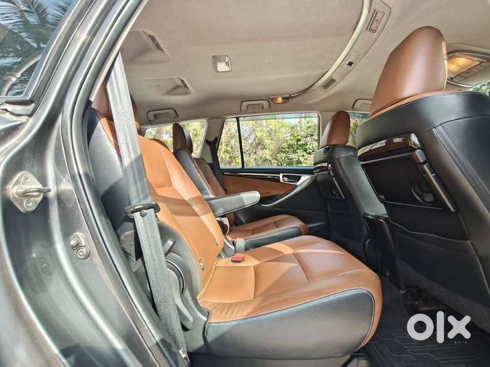 Toyota Innova Crysta 2.8 Zx At 7 Seater, 2017, Diesel