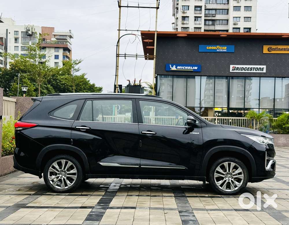 Toyota Innova Hycross 2.0 Zx Hybrid 7 Str, 2023, Petrol