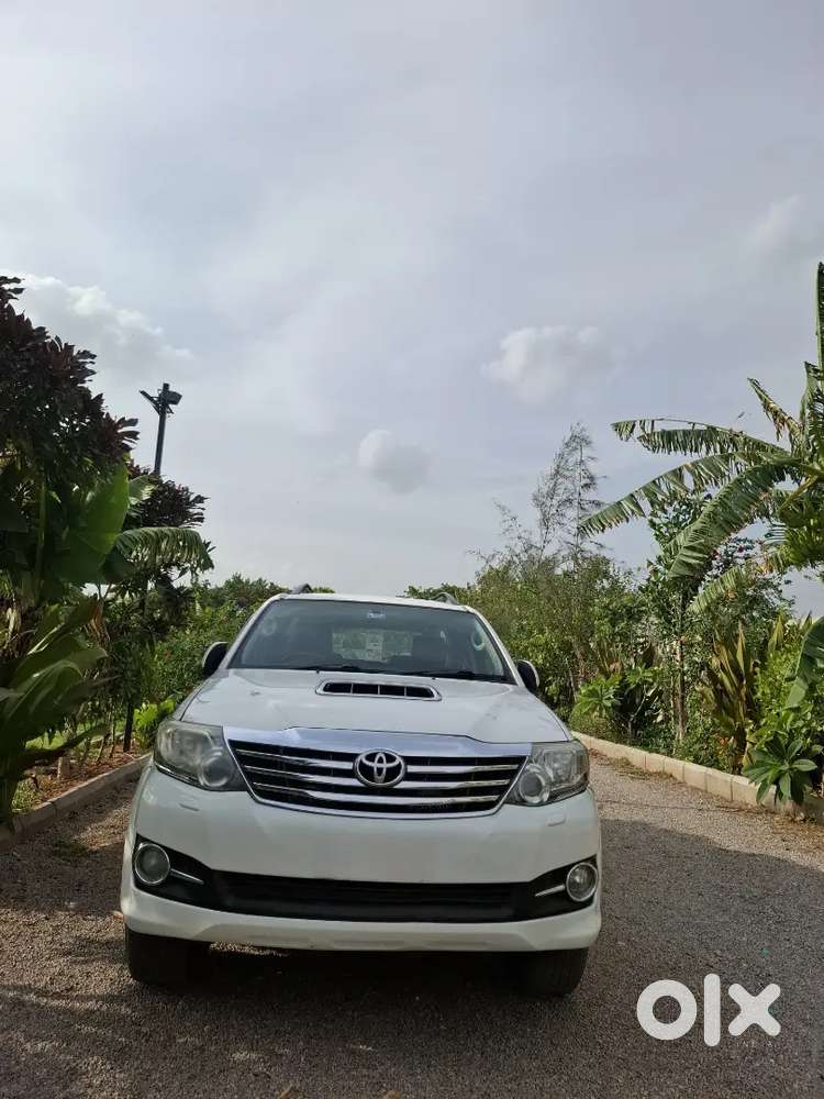 2015 Toyota Fortuner Showroom Track
