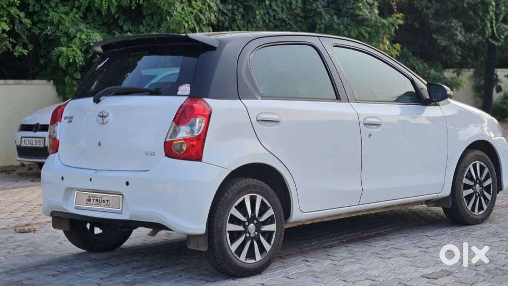 Toyota Etios Liva Vx Dual Tone, 2019, Petrol