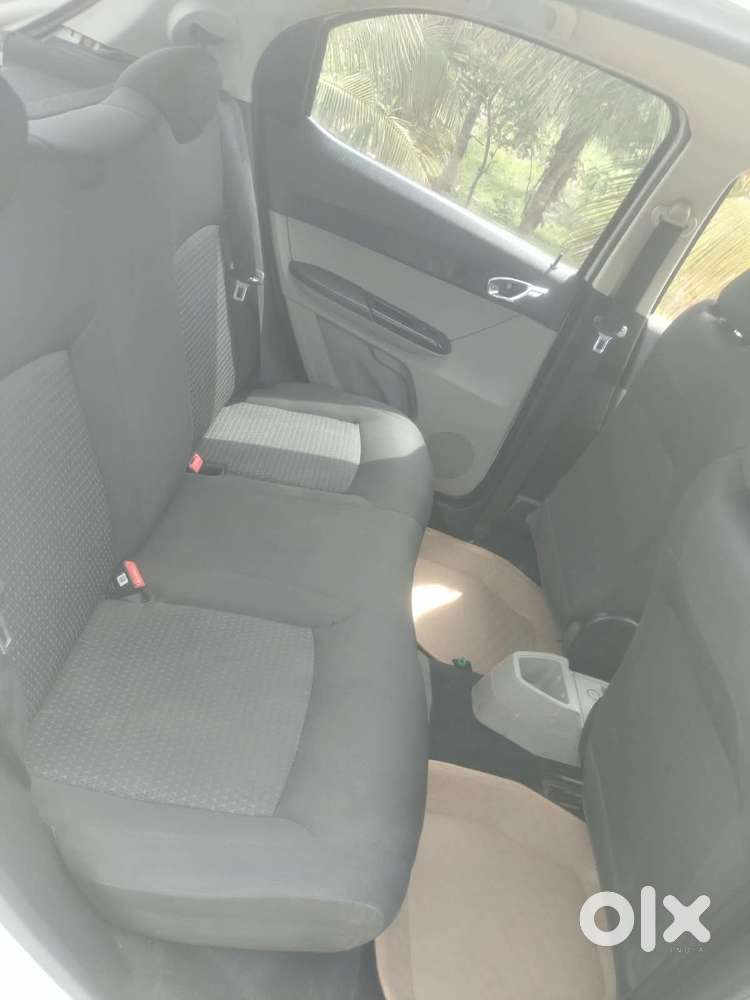 Tata Tiago 1.2 Revotron Xza, 2017, Petrol