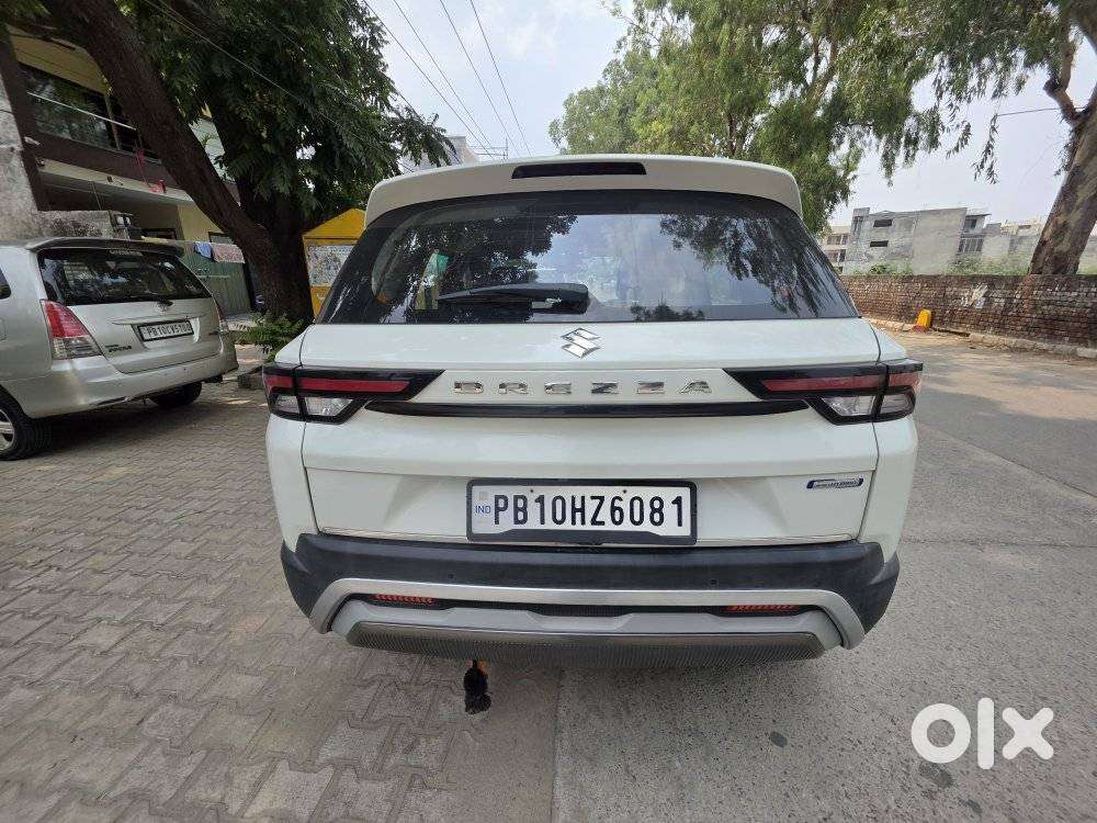 Maruti Suzuki Brezza 1.5 Zxi Smart Hybrid, 2023, Petrol