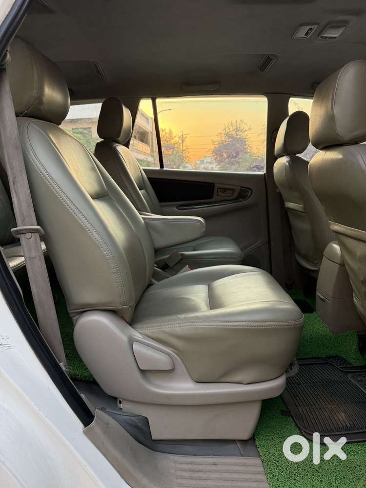 Toyota Innova 2.5 Gx (diesel) 7 Seater Bs Iv, 2013, Diesel