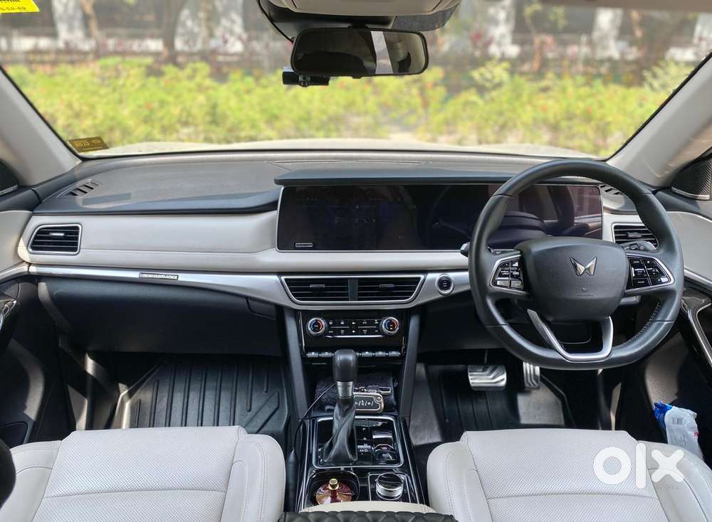 Mahindra Xuv700 2.2 Ax 7 Diesel At Luxury Pack Str, 2022, Diesel