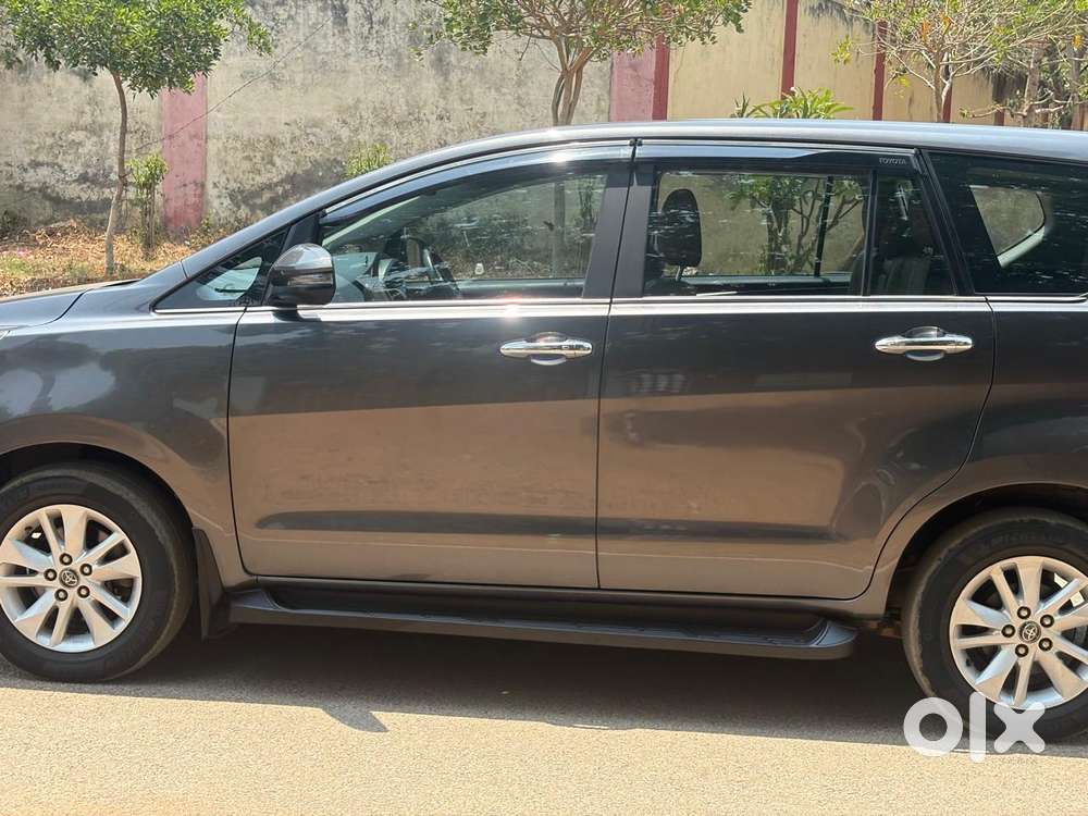 Toyota Innova Crysta 2.4 V, 2017, Diesel