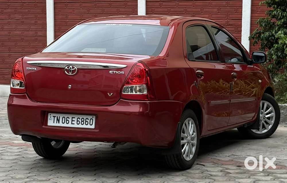 Toyota Etios V, 2011, Petrol