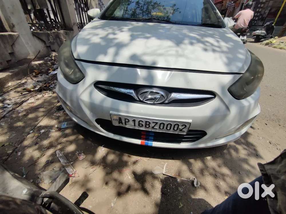 Hyundai Verna 2011