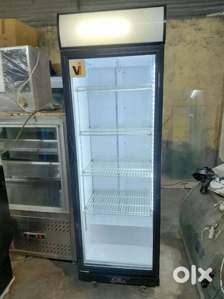 VERTICAL FRIDGE