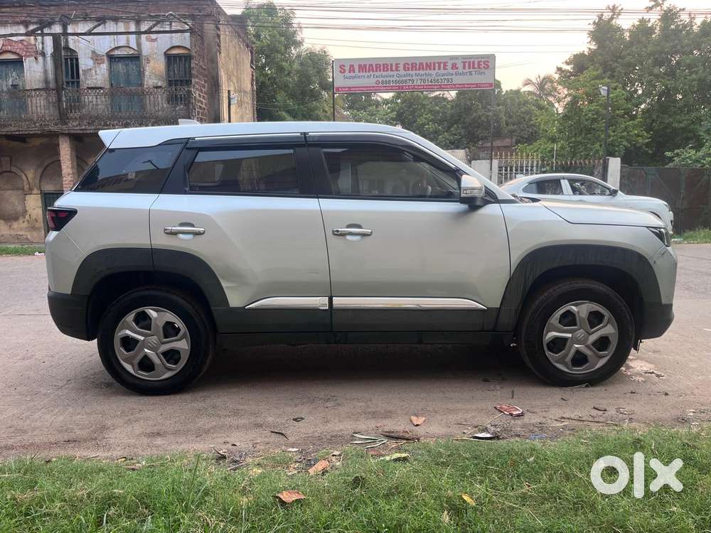 Maruti Suzuki Brezza 1.5 Lxi Smart Hybrid, 2024, Petrol
