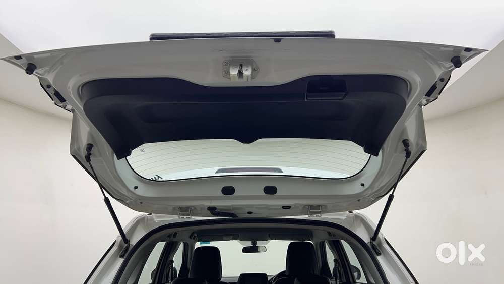 Maruti Suzuki Brezza Vxi At, 2024, Petrol