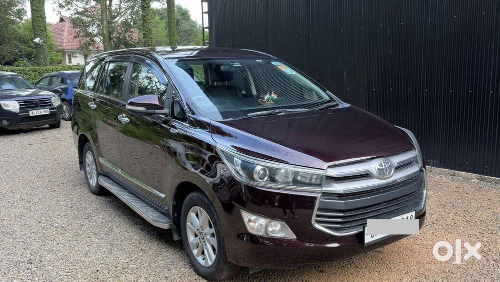 Toyota Innova Crysta 2.4 V 8 Str, 2017, Diesel