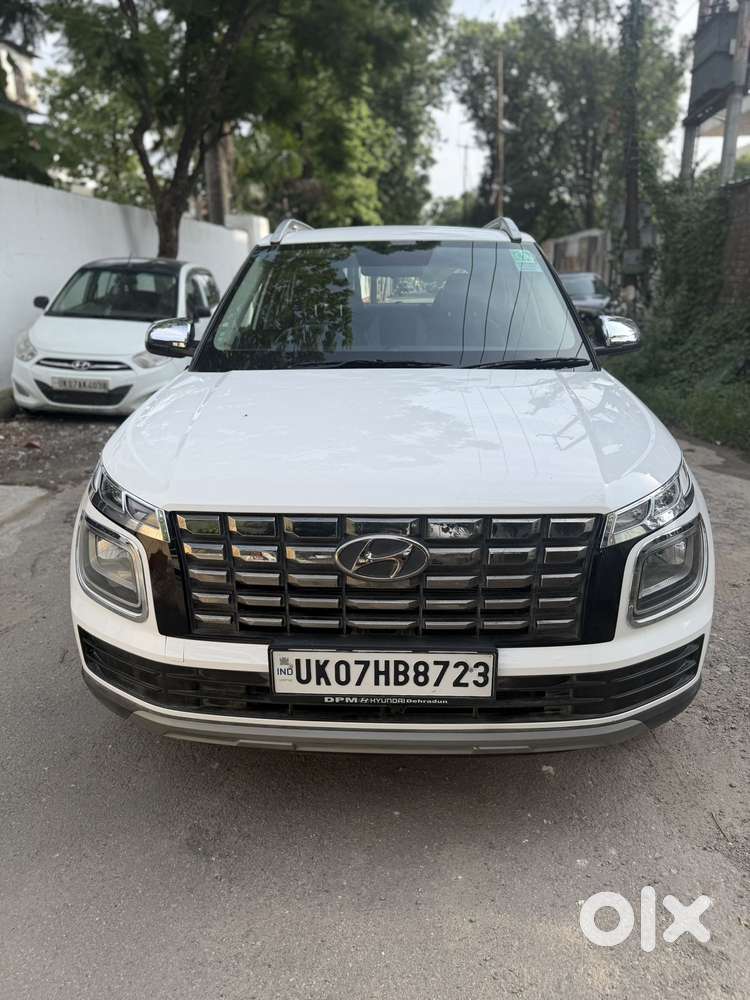 Hyundai Venue [2022-ongoing] 1.2 E, 2025, Petrol