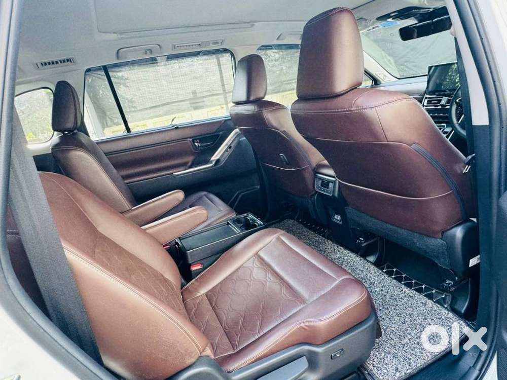 Toyota Innova Hycross 2.0 Zx (o) Hybrid 7 Str, 2023, Petrol