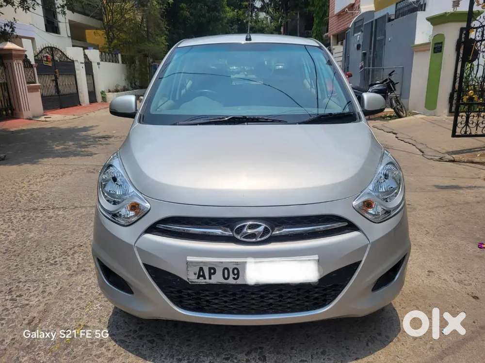 Only 50,000 Kms Automatic Hyundai I10 Sportz Petrol 2013