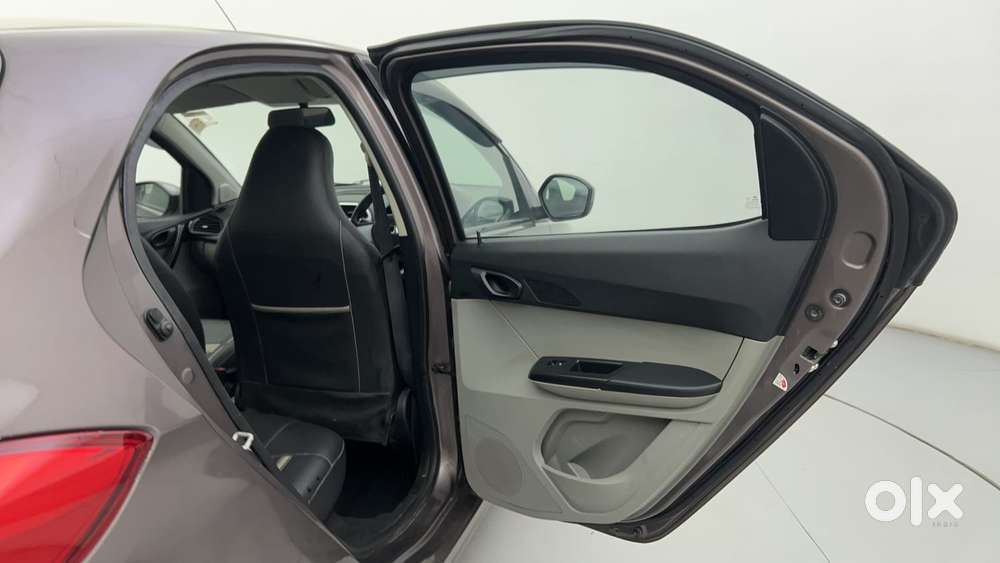 Tata Tiago 1.2 Revotron Xt, 2017, Petrol