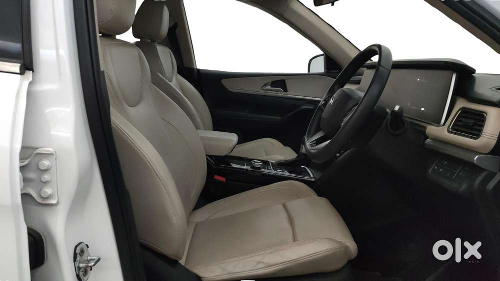Mahindra Xuv700 2.2 Ax 7 Diesel Mt Luxury Pack Str, 2024, Diesel