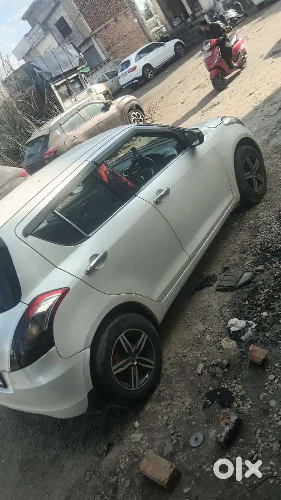Maruti Suzuki Swift 2013 Diesel 73000 Km Driven