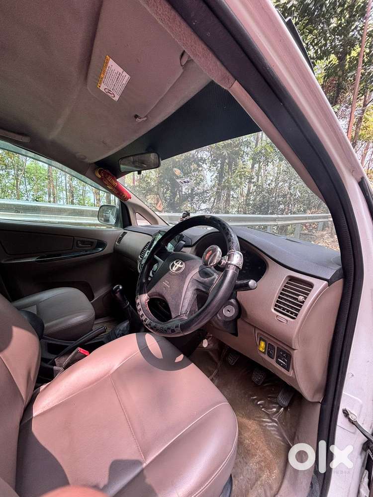 Toyota Innova 2012-2013 2.5 E Diesel Ms 8-seater, 2016, Diesel