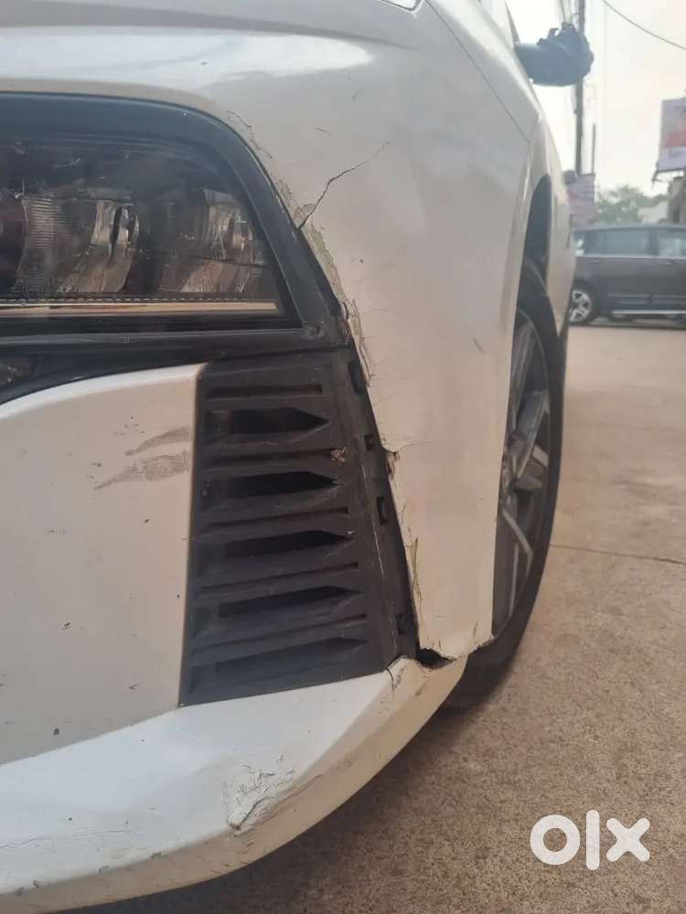 2023 Hyundai Verna Sx Petrol Manual  70,000 Km  White