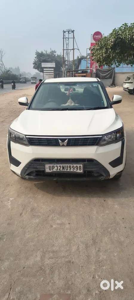 Mahindra Xuv300 Turbosport 2023 Diesel 72500 Km Driven